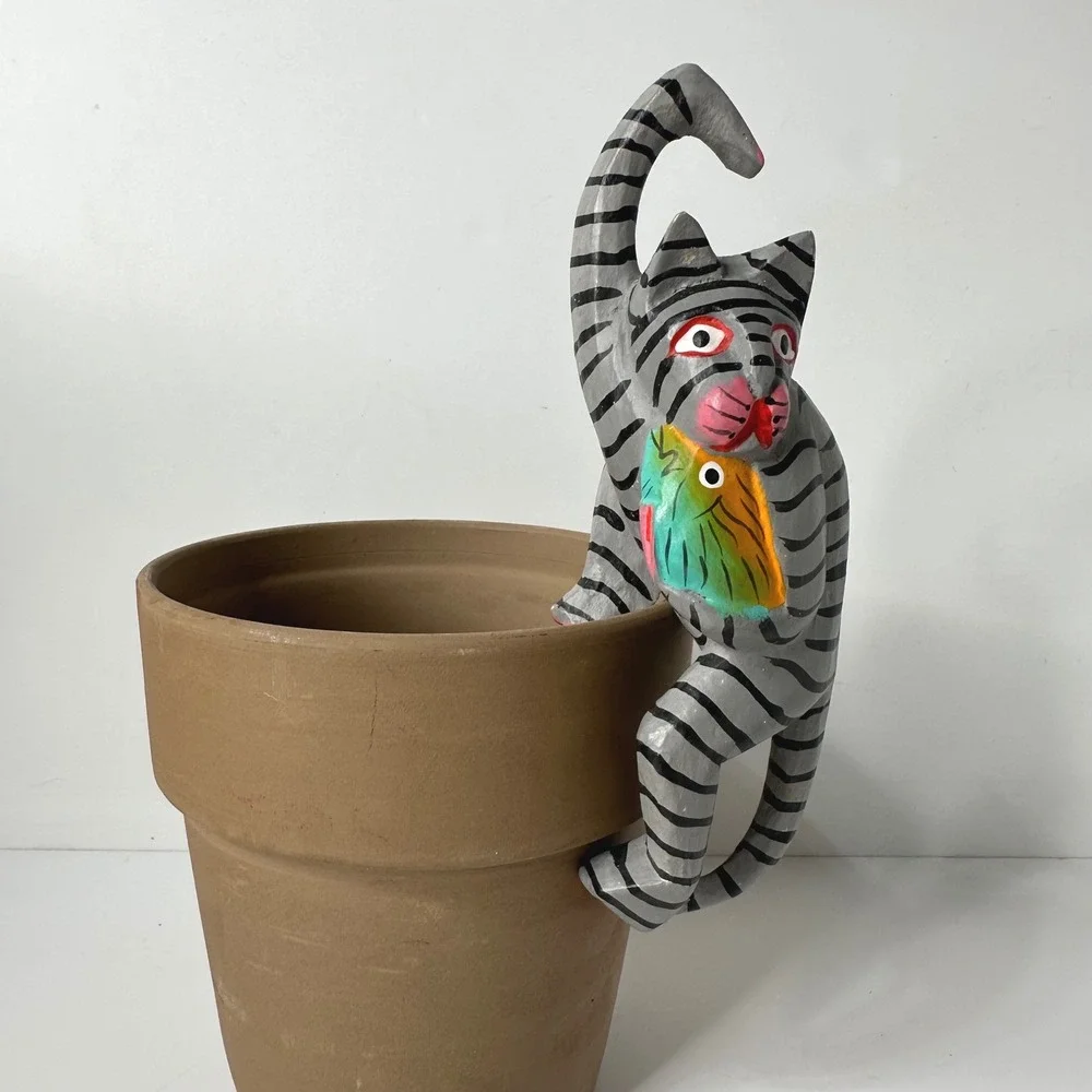 Vtg Hand Painted Grey Tabby Cat Pot Hugger Hanger Folk Art Wood Figurine Whimsy